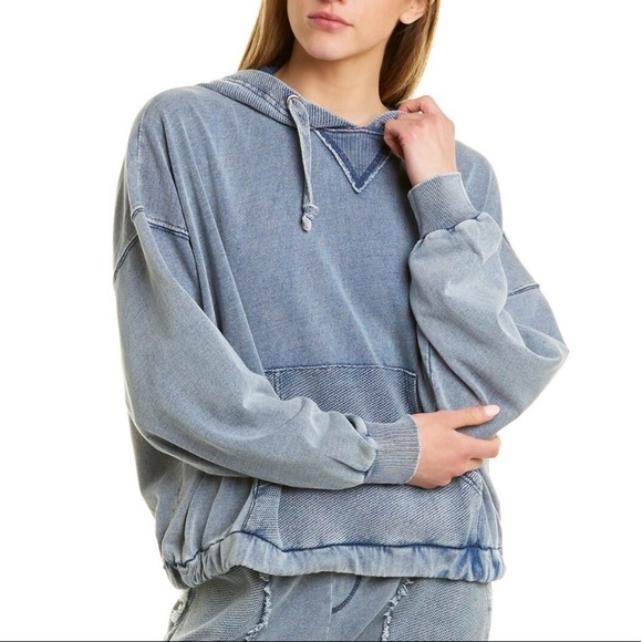 Vintage Havana Tops - 💕HP💕Vintage Havana light denim wash long sleeve hoodie